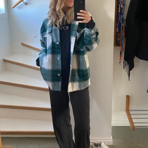 Zara - Superfin vårjacka. Inköpspris 549kr. Säljes för 300kr ink frakt