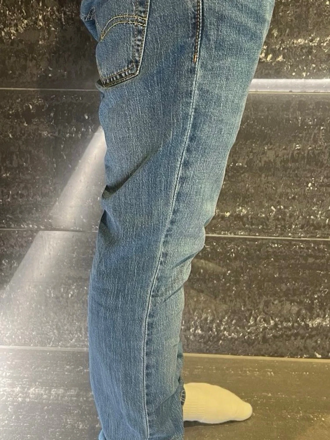 Levi's  - 4