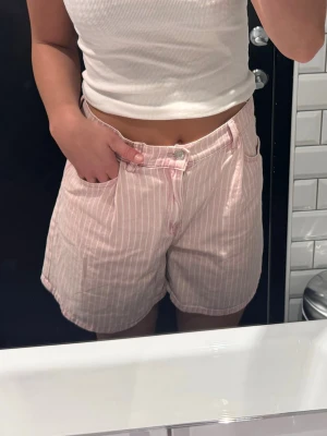 Shorts!  - Coola rosa jeans shorts