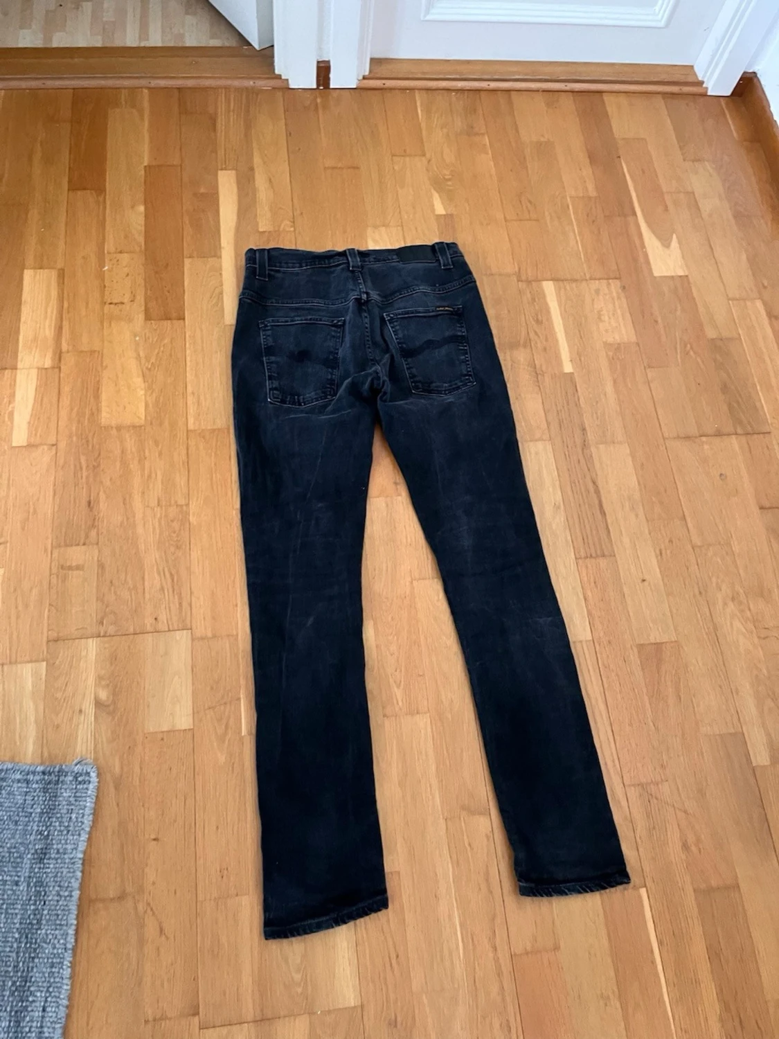Svarta slim fit jeans - 1
