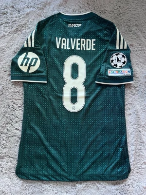Real Madrid 26/27 Valverde  - En Real Madrid tröja från 26/27 Valverde spelar version, storlek L 