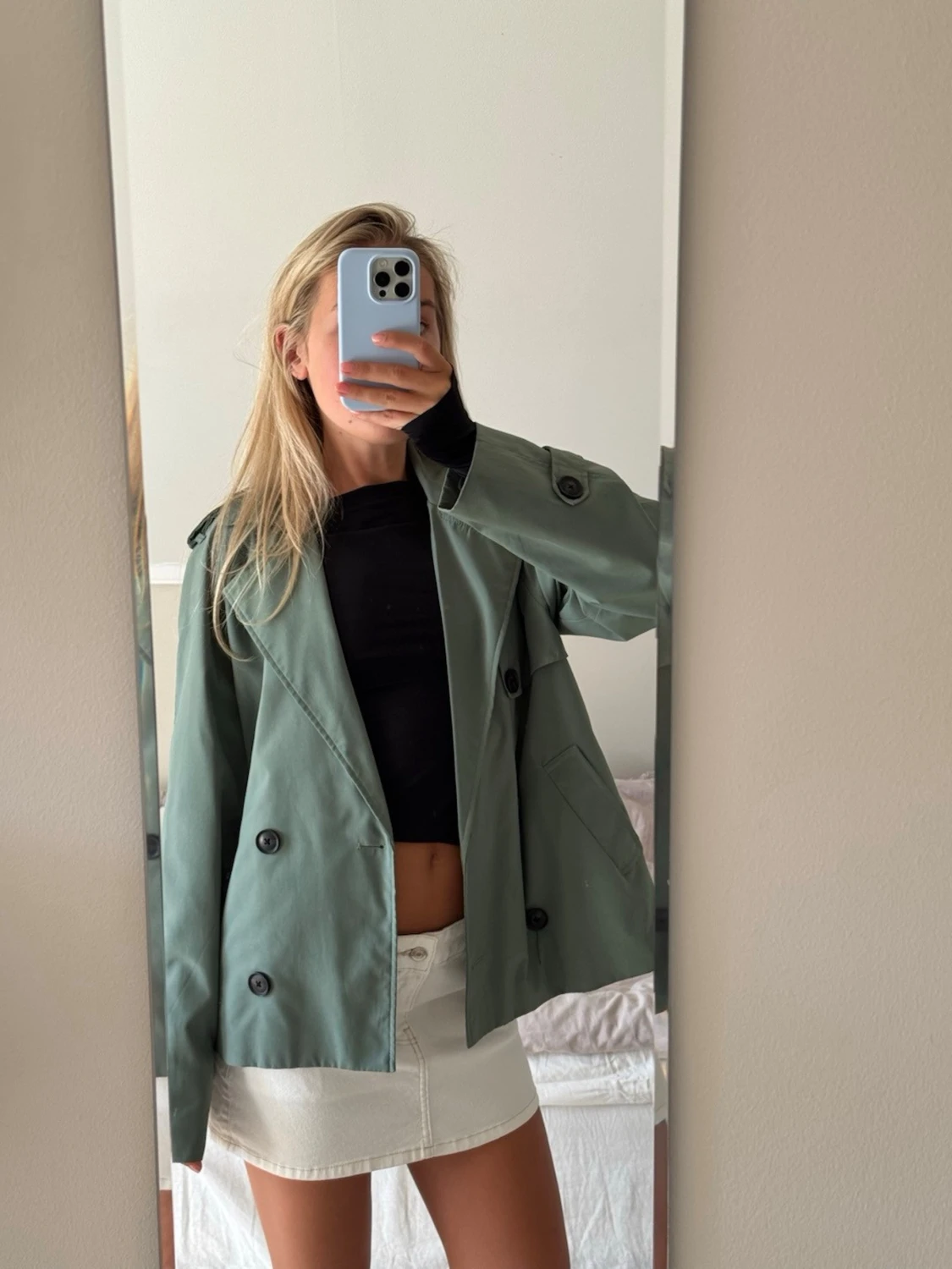 Cropped Trenchcoat