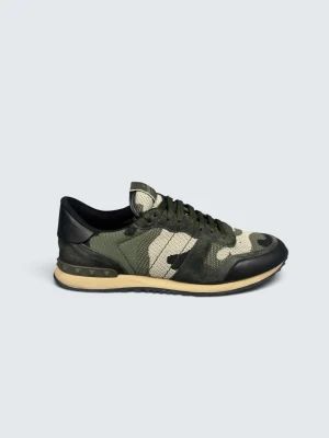 Valentino rockrunner skor - Storlek: 44 || Skick: Mycket bra skick || Nypris: Ca 6000kr || Följ för liknande produkter 🌊🍾