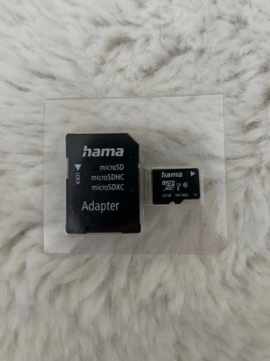 MicroSD-kort med SD-adapter - Lagringsutrymme: 64 GB Hastighetsklass: Klass 10, UHS-1 Läshastighets: 80 MB/s Videohastighetsklass: V10 För dataöverföring  Köpt från Power för 249kr 💗