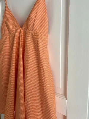 Klänning - Zara klänning🧡slutsåld!