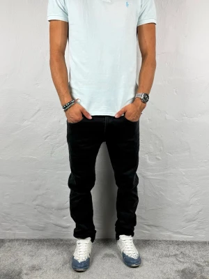 Replay jeans  - Ett par riktigt snygga jeans från Replay i storlek W30 L32 i modellen anbbas 