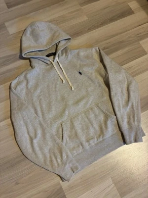 Ralph lauren hoodie - 10/10 Skick aldrig andvänd | Storlek M passar S | Hör av dig vid funderingar