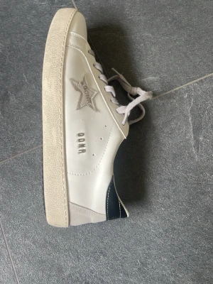 Vita skor  - Vita sneakers 