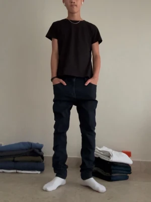 Tiger of Sweden jeans - Snygga TOS jeans i mörkblå färg, perfekt för svalareväder som ger dig en schysstare outfit. Stl 29/32 Mycket bra skick