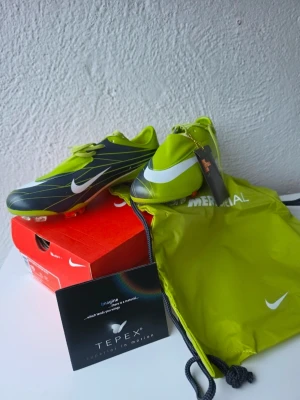 Nike Mercurial Vapor VI FG - New with tags Some small defects on last pic's Condition: New 10/10 Size: 44 Product code: 396125-311 