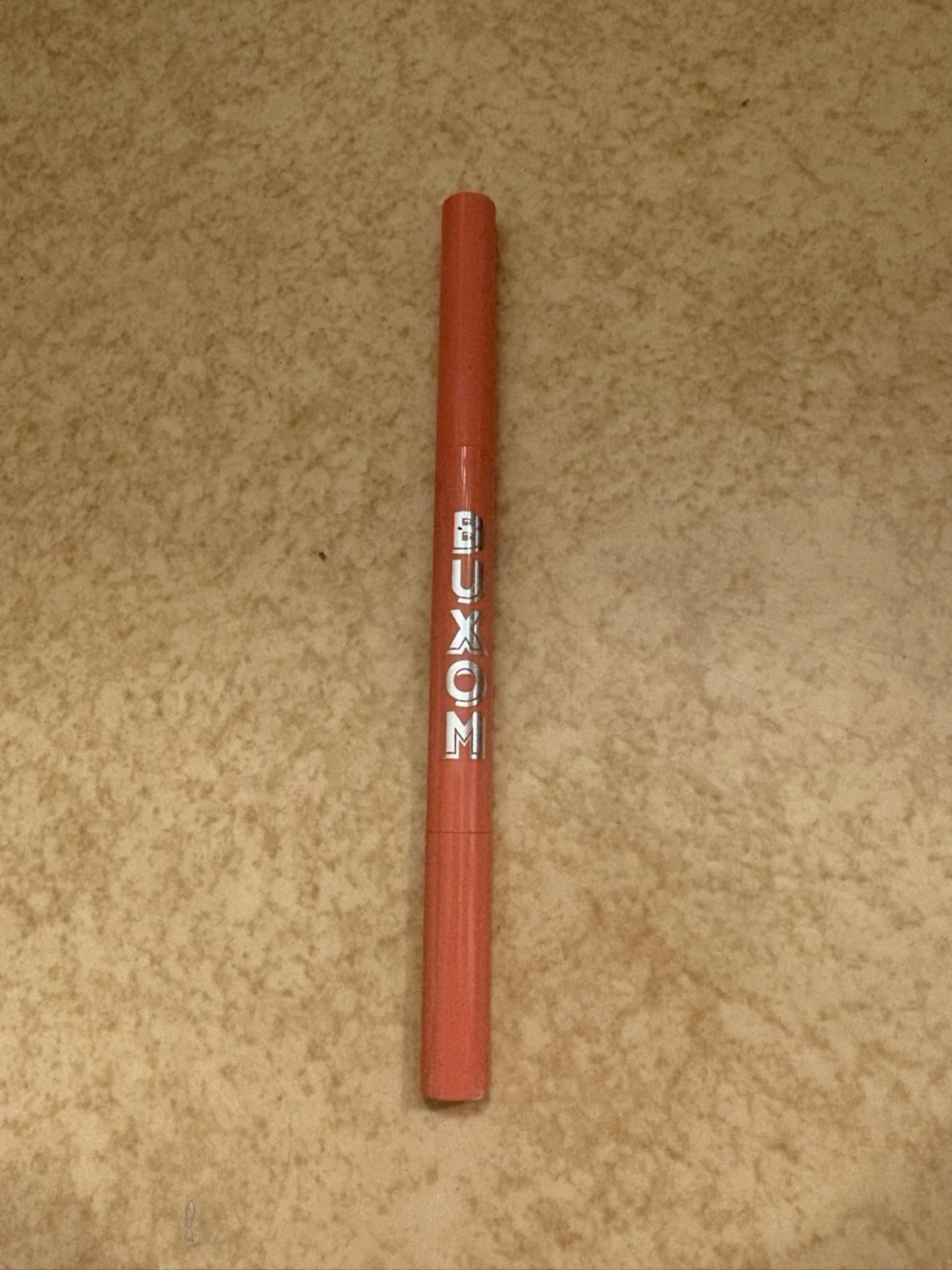Buxom läppenna