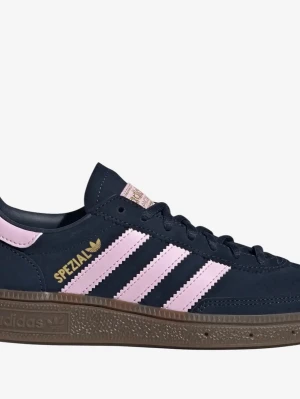 Adidas Spezial sneakers navy/rosa - Snygga Adidas Spezial sneakers i mörkblå mocka med ljusrosa detaljer och klassiska tre ränder på sidan. Gummisula i brunt och guldfärgad 'Spezial'-logga. Skön och tidlös modell som passar till det mesta.