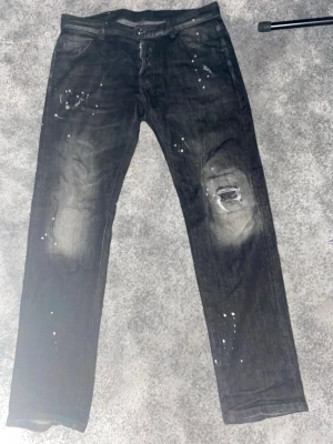 Dsquared Jeans - Säljer ett par Dsquared jeans endast använda ett par tillfällen