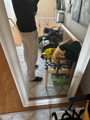 Linnebyxor M - Säljer dessa feta byxor från Dressman, finns inte att köpa längre. Perfekt passform precis vad man önskar. Skick 9/10 sparsamt använda.