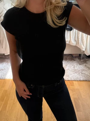 T-shirt  - Fin glittrig t-shirt från Zara 🩷