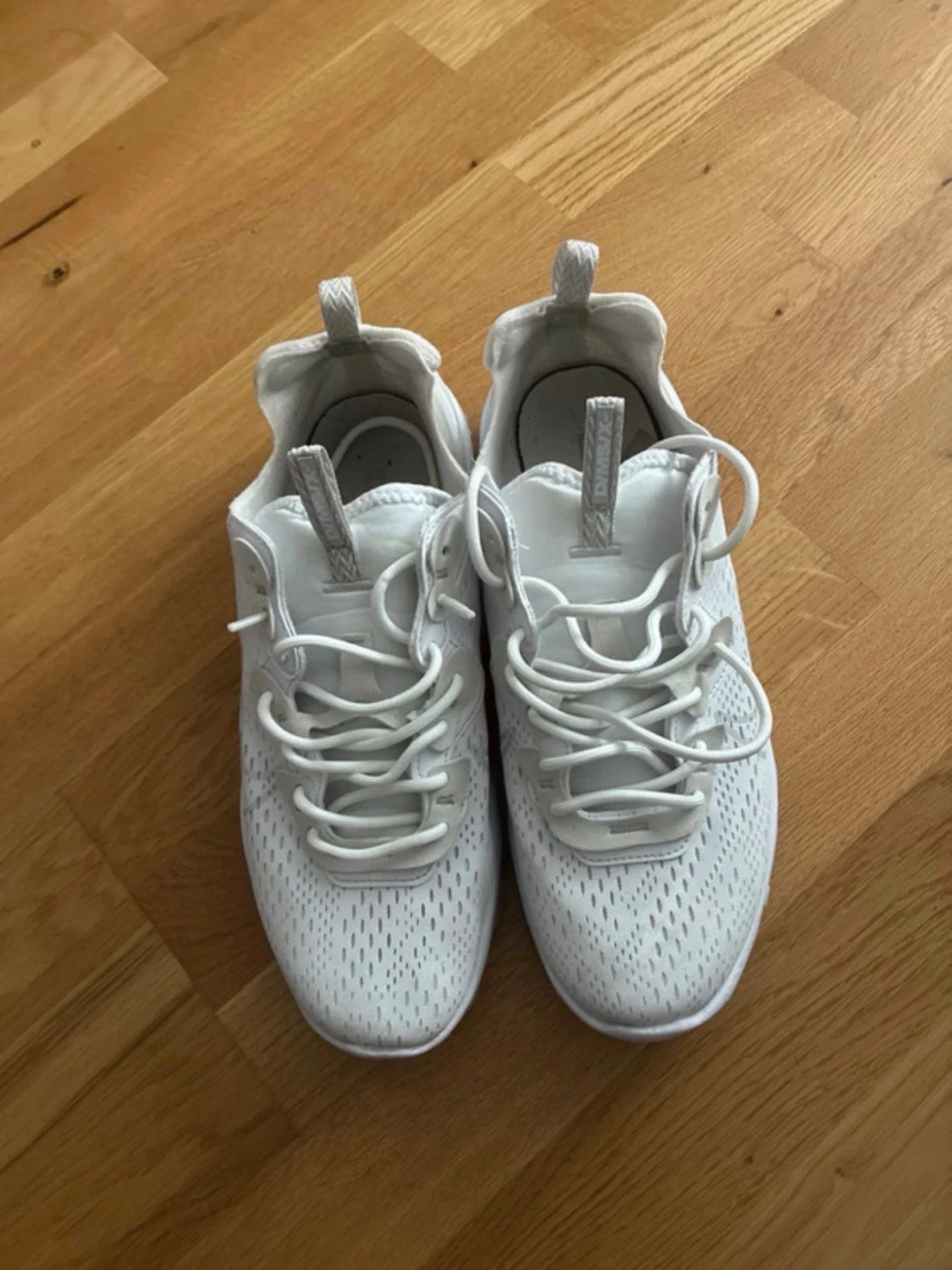Vita Nike reacts - 1
