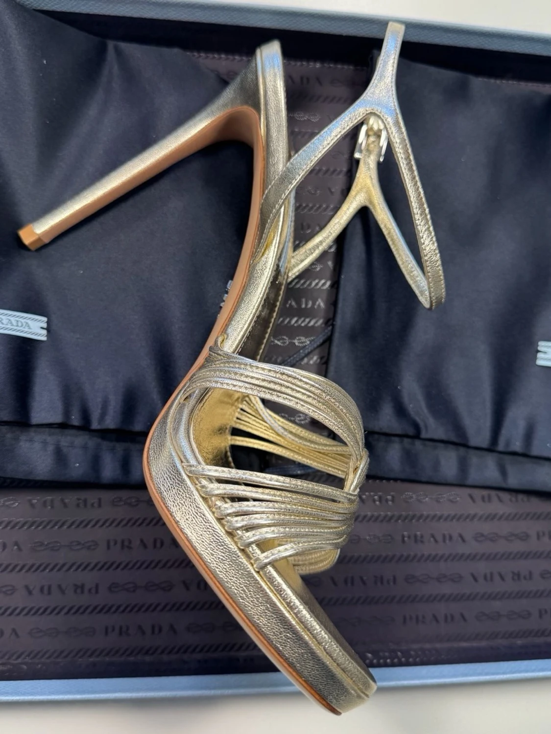 Prada Sandaler Guld Metallic Heels / EU 39,5 / Oanvända i originalbox - 6