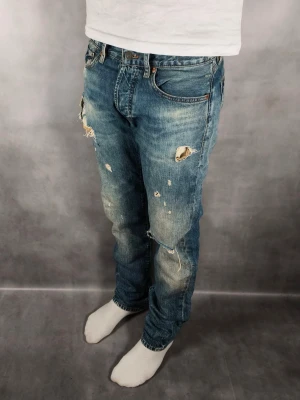 Ralph Lauren Denim & Supply Jeans - Ralph Lauren - Denim & Supply Jeans modell Slim • Storlek: 30/32 • Skick: 9/10 – fint skick, utan skavanker • Inkluderas: Endast jeansen • Nypris: Ca 2 000 kr • Passform: Modellen på bilden är 180 cm lång, väger 65 kg •