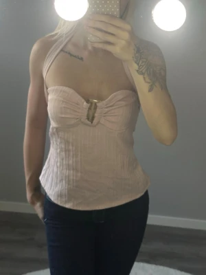 Shein - Super söt ljusrosa topp från Shein. Säljer eftersom jag har en liknade💕