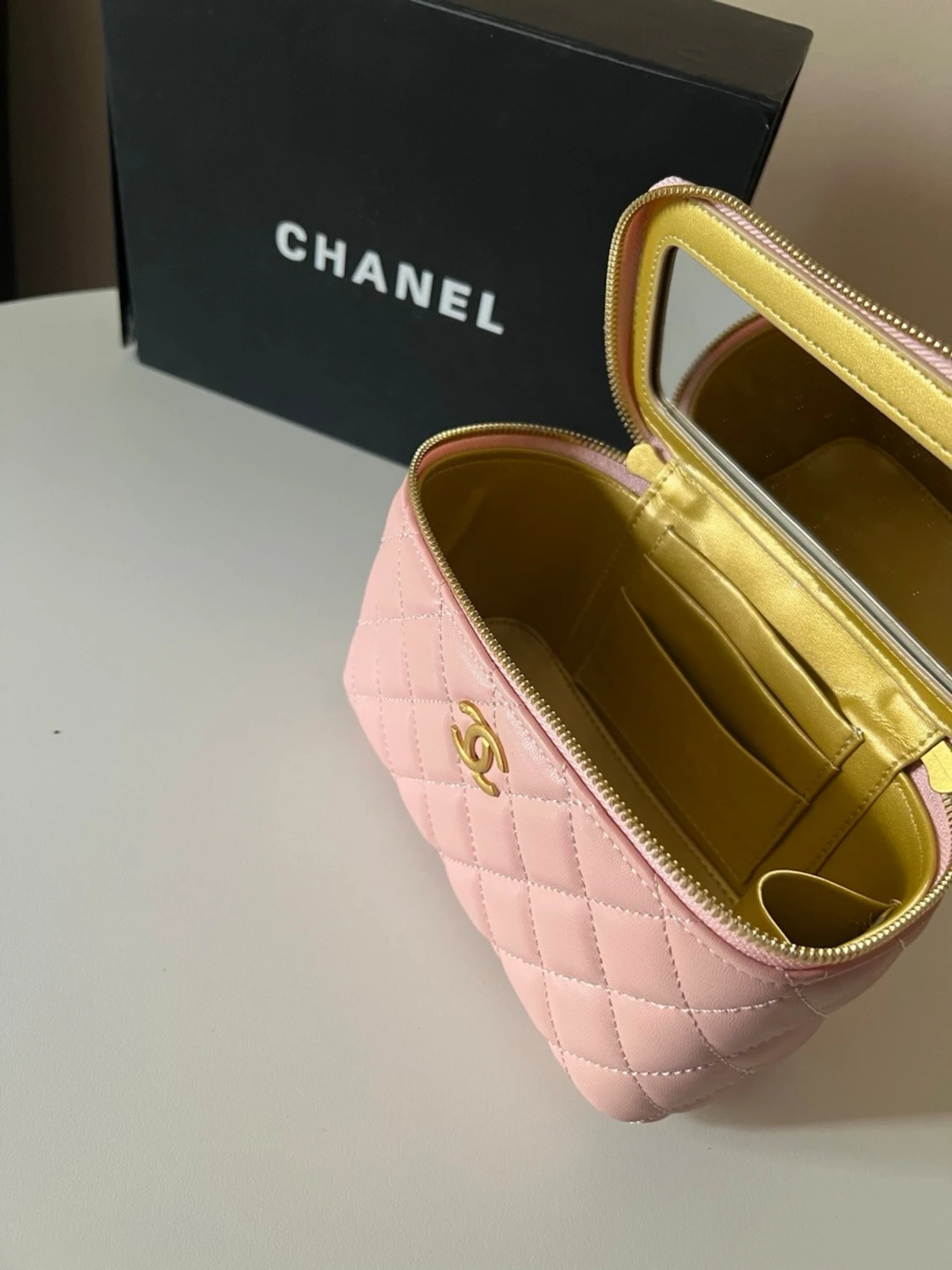 Chanel vanity  - 2