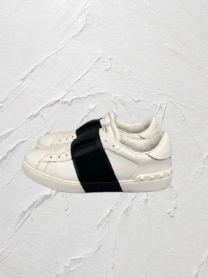 Valentino opens - Bra skick
