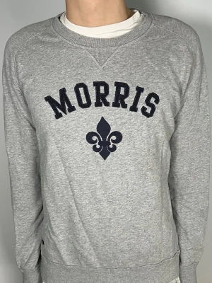 Morris tröja - 👕 Plagg: tröja                                                            📏 Storlek: L sitter som M                                                               🏷️ Märke/Modell: Morris                                                     ✨ Skick: Fint skick                                                         💬 Vid frågor är det bara att skriva!                                                                                          🛍️ Gramenti