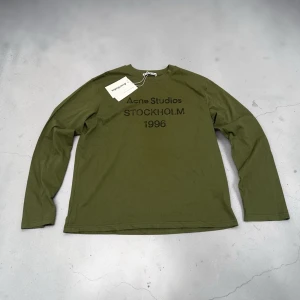 Acne studios longsleeve  - Helt ny acne studios longsleeve tshirt. Hör av dig vid frågor 