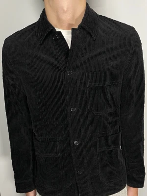 Arket Overshirt - 👕 Plagg: Overshirt                                                            📏 Storlek: S                                                               🏷️ Märke/Modell: Arket                                                     ✨ Skick: Fint skick                                                         💬 Vid frågor är det bara att skriva!                                                                                          🛍️ Gramenti
