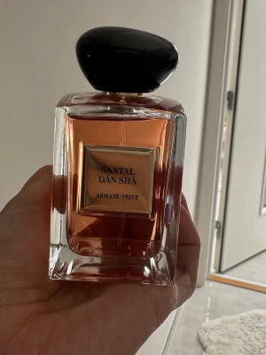 Santal Dan Sha parfym Armani/Prive - Exklusiv parfym från Armani Prive, Santal Dan Sha. 100ml Oanvänd. Hör av dig vid intresse 😍