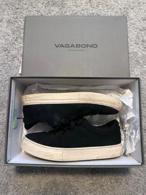 Svarta Vagabond sneakers  - Size: 40