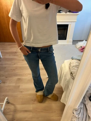 Lågmidjade jeans  - Supersnygga lågmidjade jeans. Midjemått - 39 cm. Kolla gärna mina andra annonser! 💌