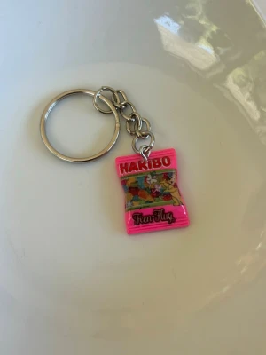 Nyckelring rosa haribo - Nyckelring som jag satt ihop själv 
