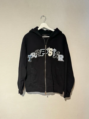 Trapstar wildcard set - Mjukis set från trapstar, separat kostar de 250 men tillsammans för 400, storlek M men passform är unik (lite kort i armarna)