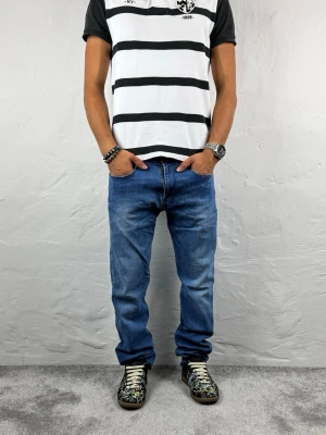 Replay jeans  - Ett par snygga jeans från Replay i storlek W33 L30 i modellen Anbbas  