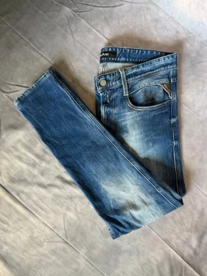 Replay Anbass Jeans - Mycket snygga bilder replay Anbass jeans | Bra skick | Storlek 31/32 men uppsydda ca 3 cm |