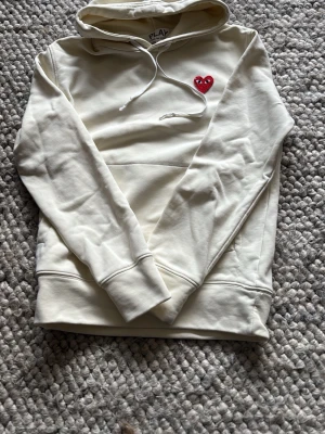 Comme des garcons  - Comme des garcons tröja liten lite fläck annars inget 