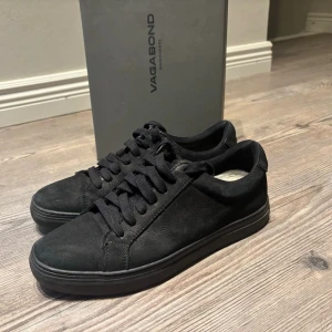 Svarta sneakers från Vagabond - Nästan helt nya, storlek 40, nypris 1499.
