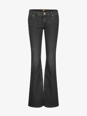 Lee low bootcut jeans - Snygga svarta bootcut jeans från Lee med en låg midja. Tycker de sitter perfekt på mig men kommer tyvärr aldrig till användning. Köptes för 1,2 och passar mig perfekt i längden som 173. De är W26 i midja och L33 i längd då som det står på lappen🙏🏻🤍