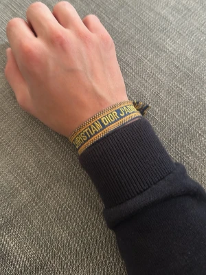 Christian dior armband - Nyskick extremt bra kvalitet passar typ alla storlekar
