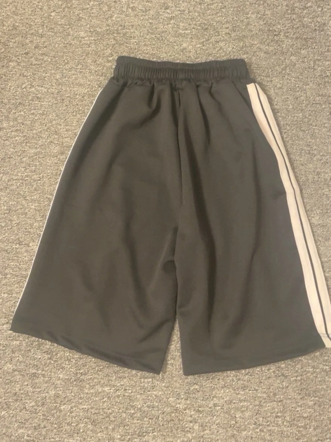 Palm Angels svarta shorts med vita ränder - 2