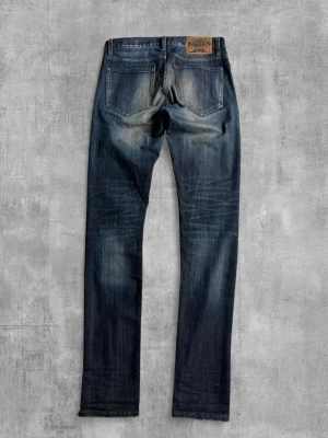 Crocker Jeans  - Crocker Jeans i marinblå | Storlek W31/L34 | Använda men i mycket bra skick, inga defekter | Klassisk modell i mörkblå tvätt | Skickas snabbt, kan gå ner i pris vid snabb affär  Mvh ActiveResell | REF: CRO-004