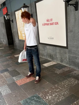 Jeans - Säljer dessa asfeta jeans jag köpte i köpenhamn, lämna prisförslag & frågor, jag är 179cm och 68kg. Storlek 30/30