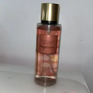 Helt oanvänd body mist från Victoria. Säljes pga att det inte är min typ av doft.