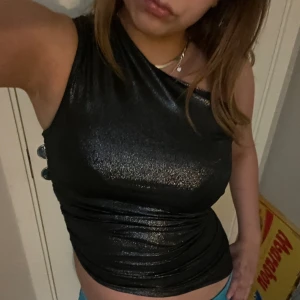 Festlig topp🩶 - Skriv för fler bilder eller frågor🩶