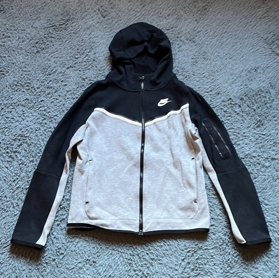 Äkta Nike teech hoodie 