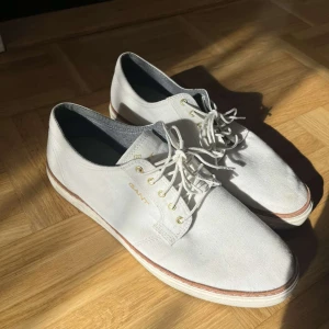 Skor - Säljer mina Gant skor som jag köpte förra året men som inte kommit till användning. Använda en gång, skicket 9/10. Storlek 45. Skriv privat för fler bilder eller om du har funderingar. Pris kan diskuteras 