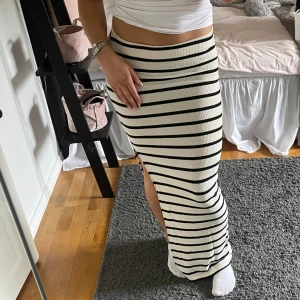 LångKjol - Fin lång kjol, perfekt till sommaren!💗 köparen står för frakten