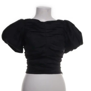 Festtopp - Super snygg fest topp från Gina Tricot, aldrig andvänd ❤️‍🔥