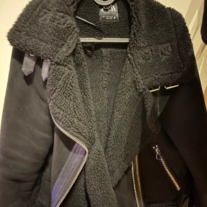 Jacka - Använd en gång, inga skavanker eller märken som ny