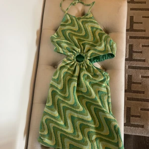 Zara klänning  - Klänning från zara 🤍 storlek S